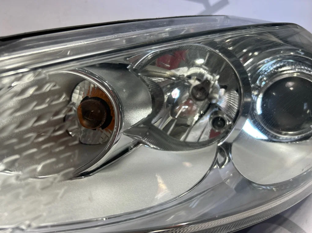 Фара левая Ford Fiesta 6 2008-2013 - миниатюра 3