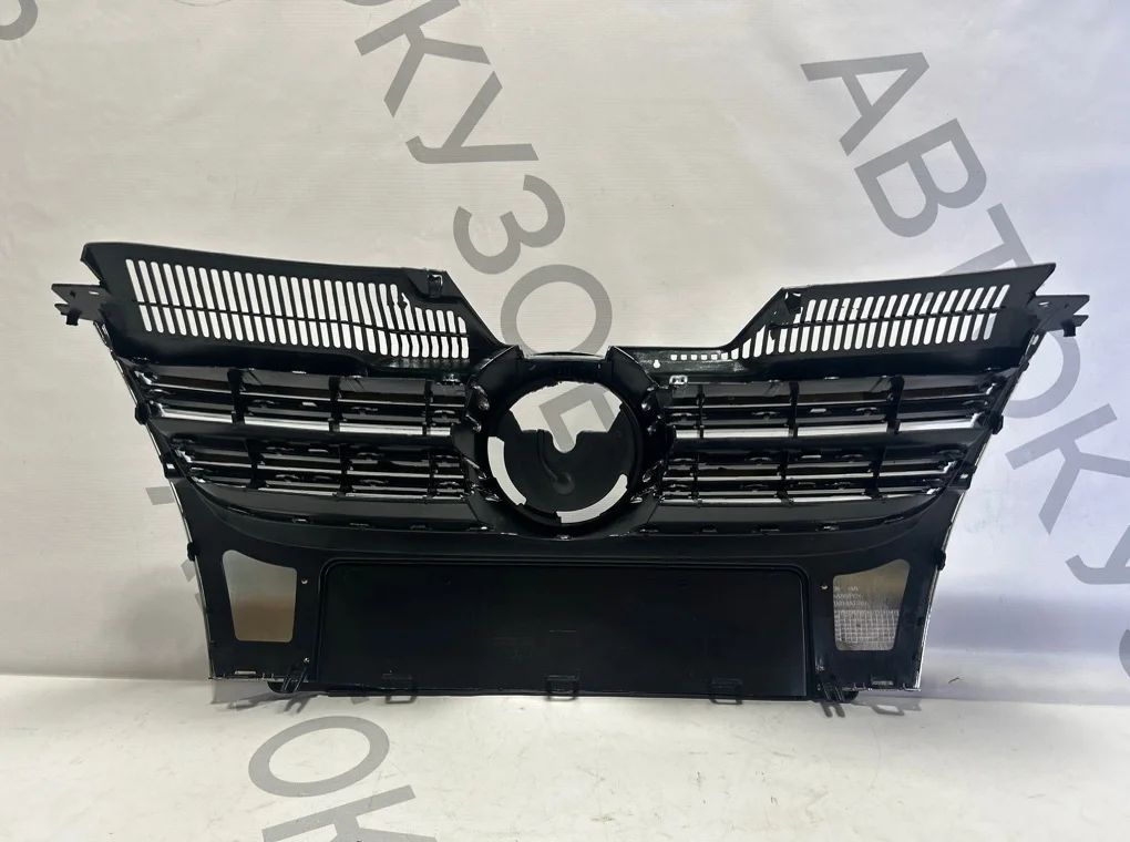 Решетка радиатора Volkswagen Jetta 5 2005-2011 - миниатюра 6