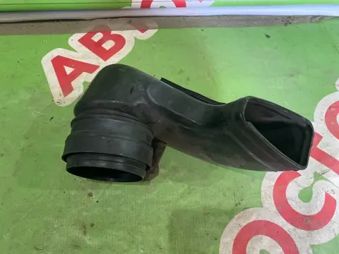 Воздуховод Kia Sportage 2 2.0 ДИЗЕЛЬ 2005
