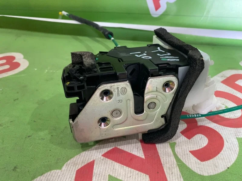 Замок двери задней правой Hyundai i30 2 GD - миниатюра 5