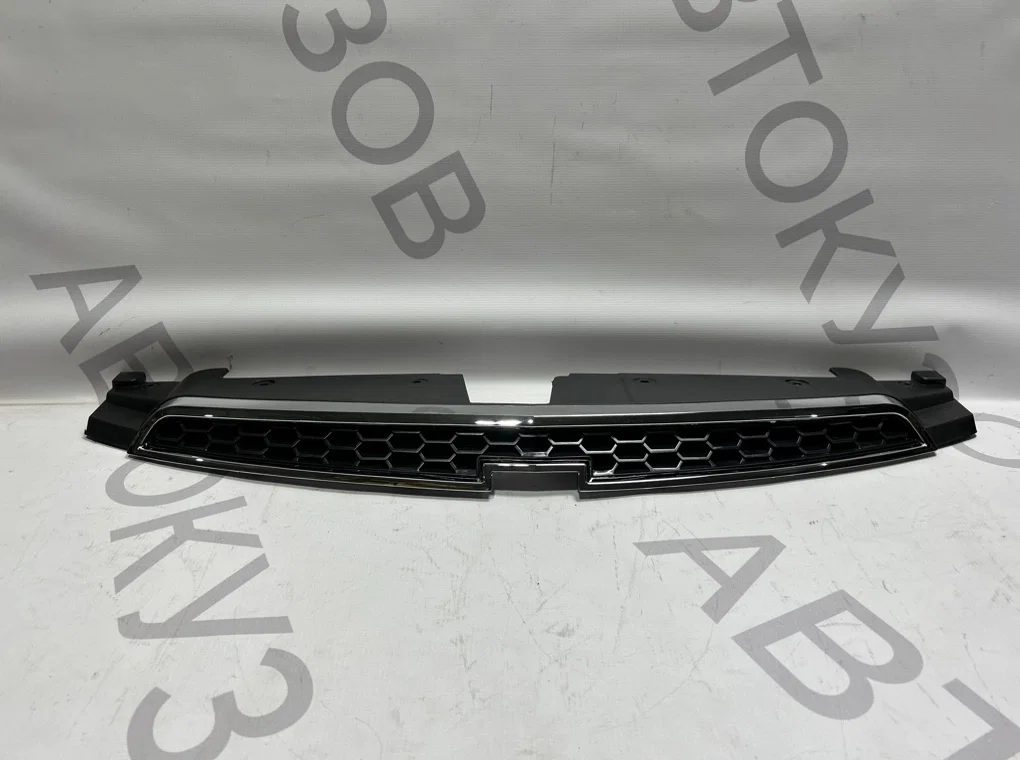 Решетка радиатора Chevrolet Cruze J300 2009-2013 - миниатюра 2