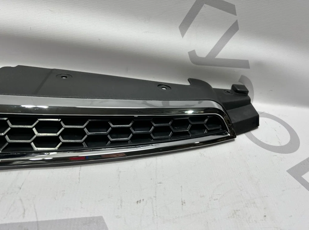 Решетка радиатора Chevrolet Cruze J300 2009-2013 - миниатюра 5