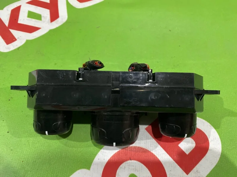 Блок управления климатической установкой Kia - миниатюра 2