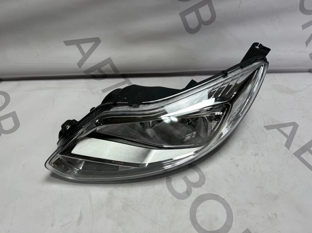 Фара левая Ford Focus 3 2011-2015 - миниатюра 2