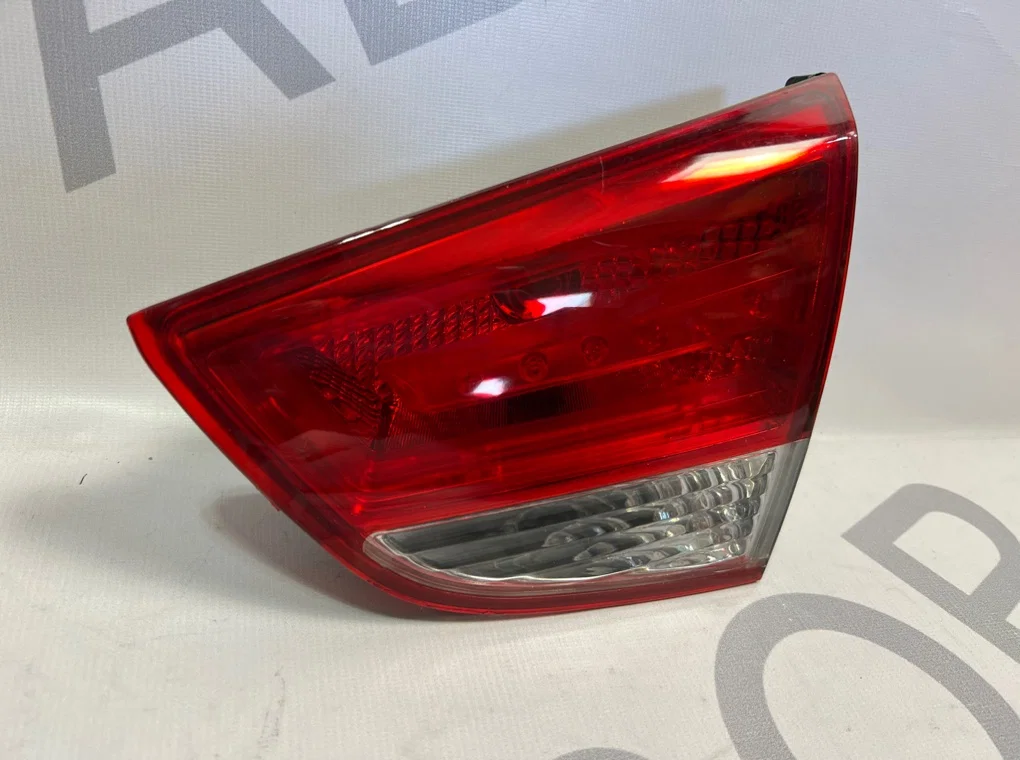 Фонарь задний правый внутренний Hyundai ix35 / - миниатюра 2