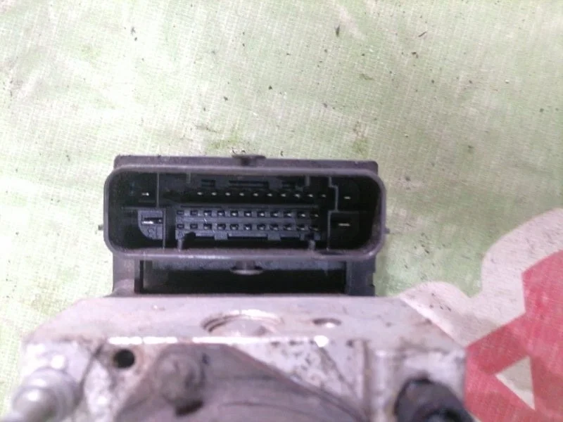 Блок ABS (насос) Kia Ceed ED 2007-2012 - миниатюра 4
