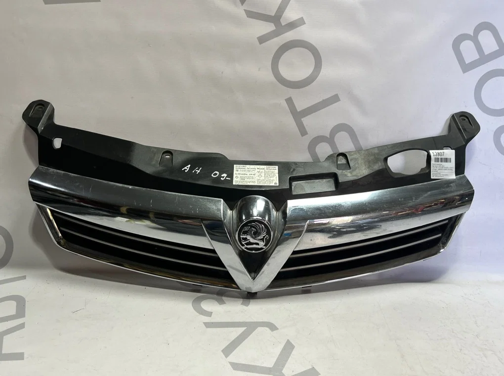 Решетка радиатора Opel Astra H 2007-2014 - миниатюра 8