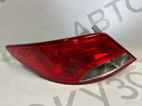 Фонарь задний левый наружный Hyundai Solaris 1
