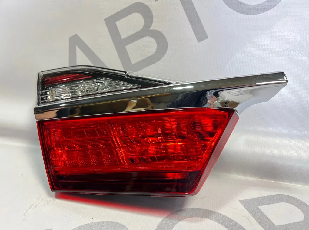 Фонарь задний левый внутренний Toyota Camry 55 - миниатюра 4