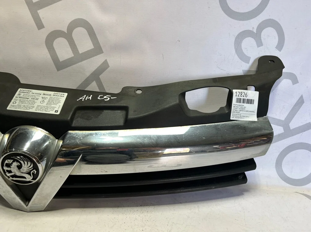Решетка радиатора Opel Astra H 2004-2007 - миниатюра 4