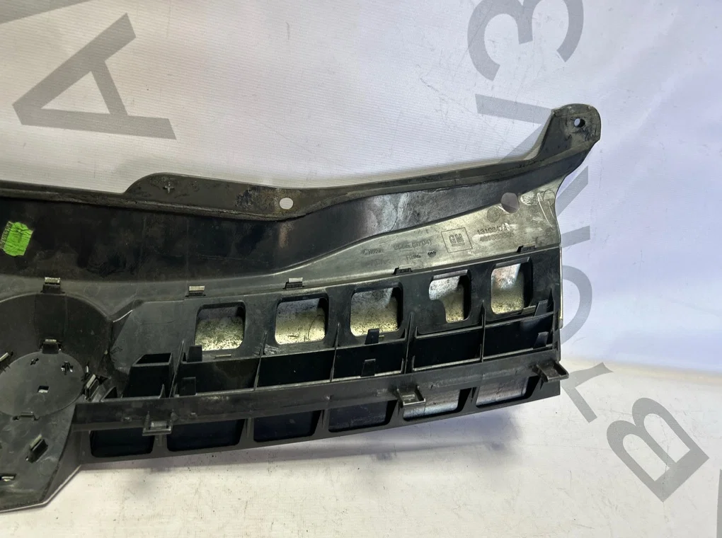 Решетка радиатора Opel Astra H 2004-2007 - миниатюра 7