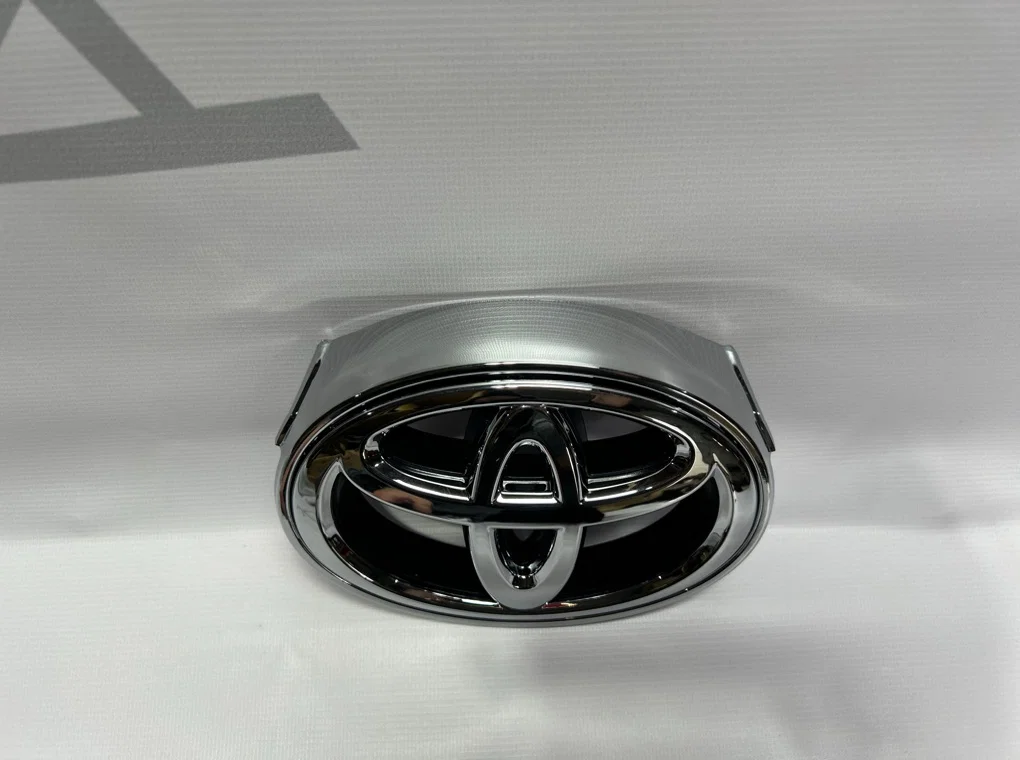 Эмблема Toyota Camry 55 V55 2017-2018 - миниатюра 2