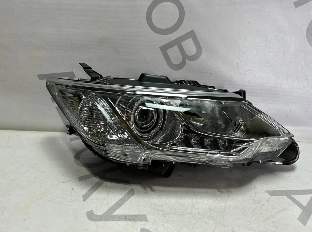 Фара правая Toyota Camry V50 V55 2014-2017 - изображение 1