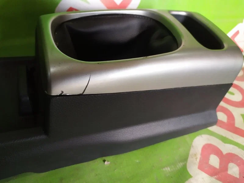 Консоль между сидений Nissan Note E11 CR14DE 2009 - миниатюра 3