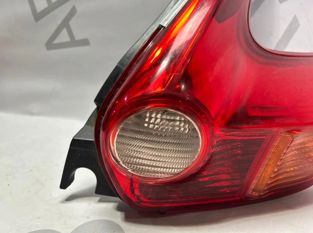Фонарь задний правый Nissan Juke F15 2011-2014 - миниатюра 2