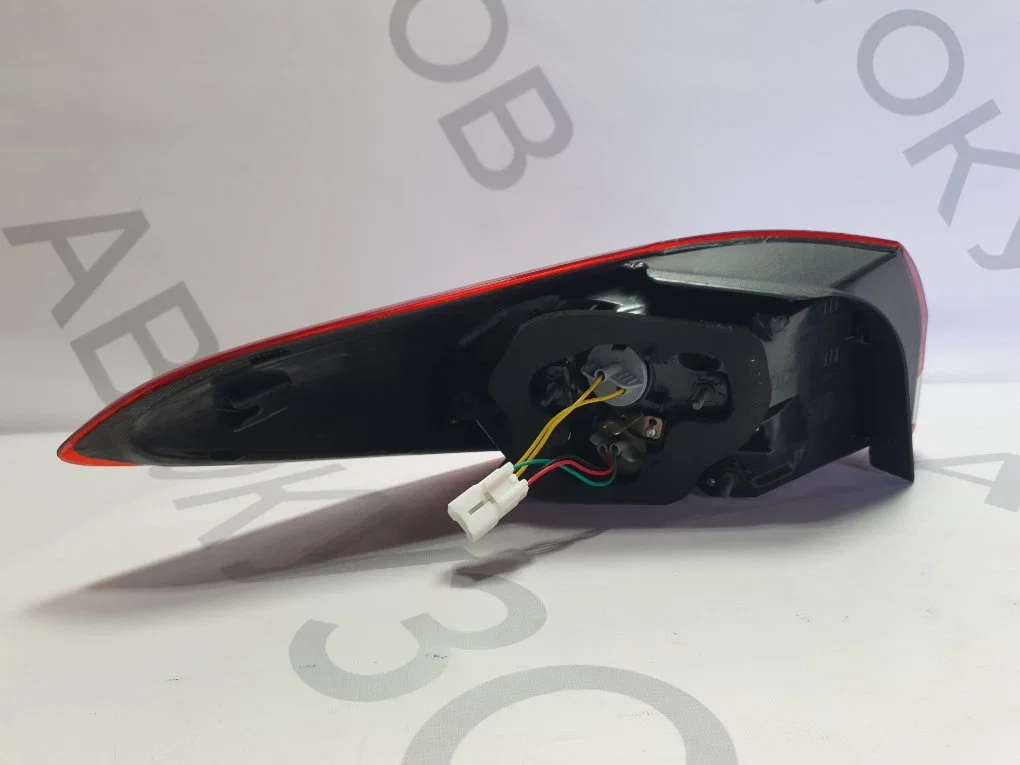 Фонарь задний правый наружный Kia Cerato 3 - миниатюра 6