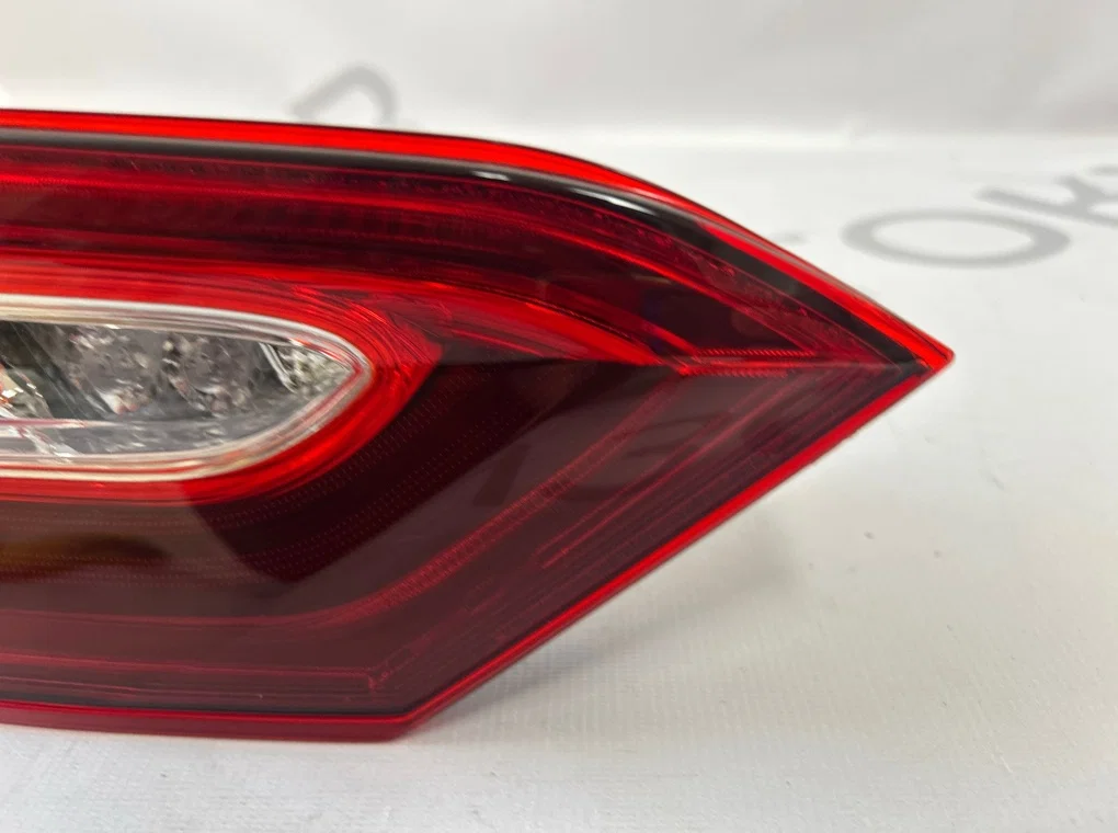 Фонарь задний левый внутренний Toyota Camry 70 LED - миниатюра 3