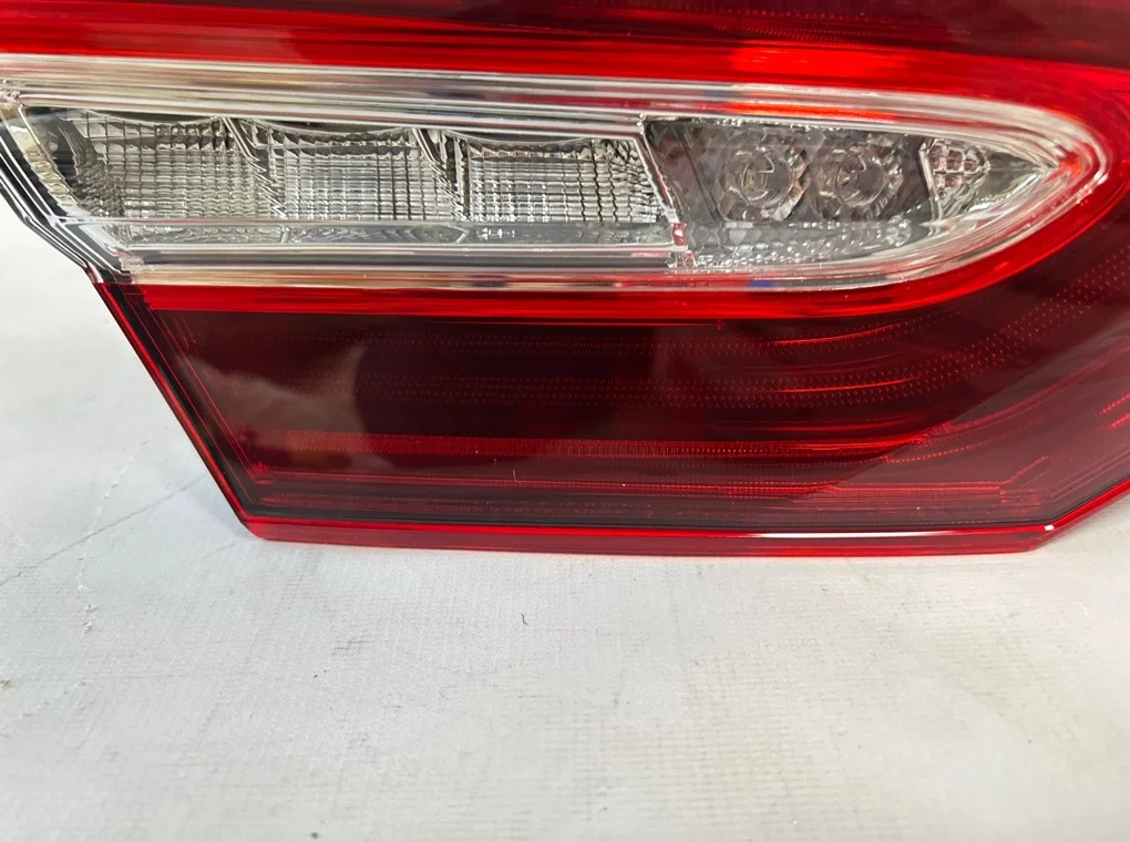 Фонарь задний левый внутренний Toyota Camry 70 LED - миниатюра 4
