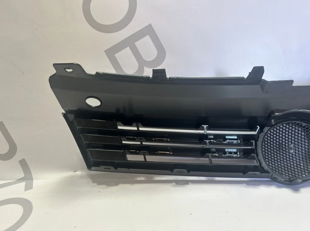 Решетка радиатора Volkswagen Polo 5 2010-2015 - миниатюра 7