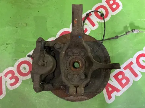 Кулак поворотный передний правый Nissan Qashqai
