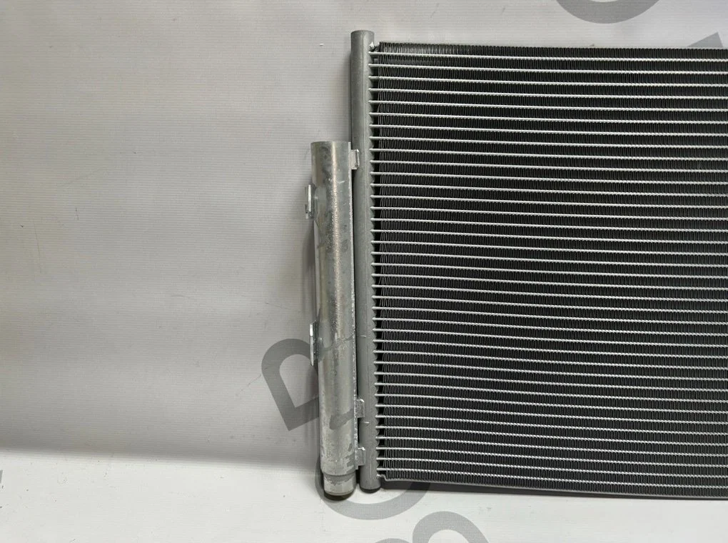 Радиатор кондиционера Chevrolet Aveo T300 2011- - миниатюра 3