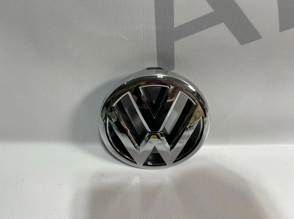 Эмблема передняя Volkswagen Polo 5 2010-2015 - миниатюра 2