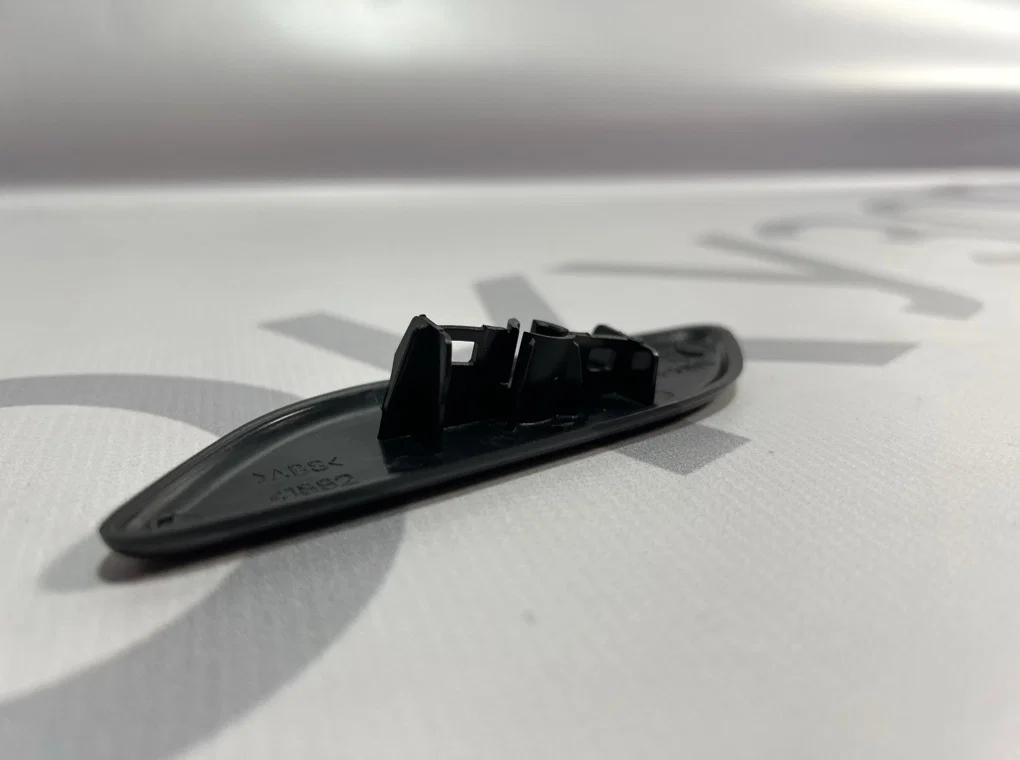 Крышка омывателя правая Mazda 6 GJ/GL 2012-2015 - миниатюра 8
