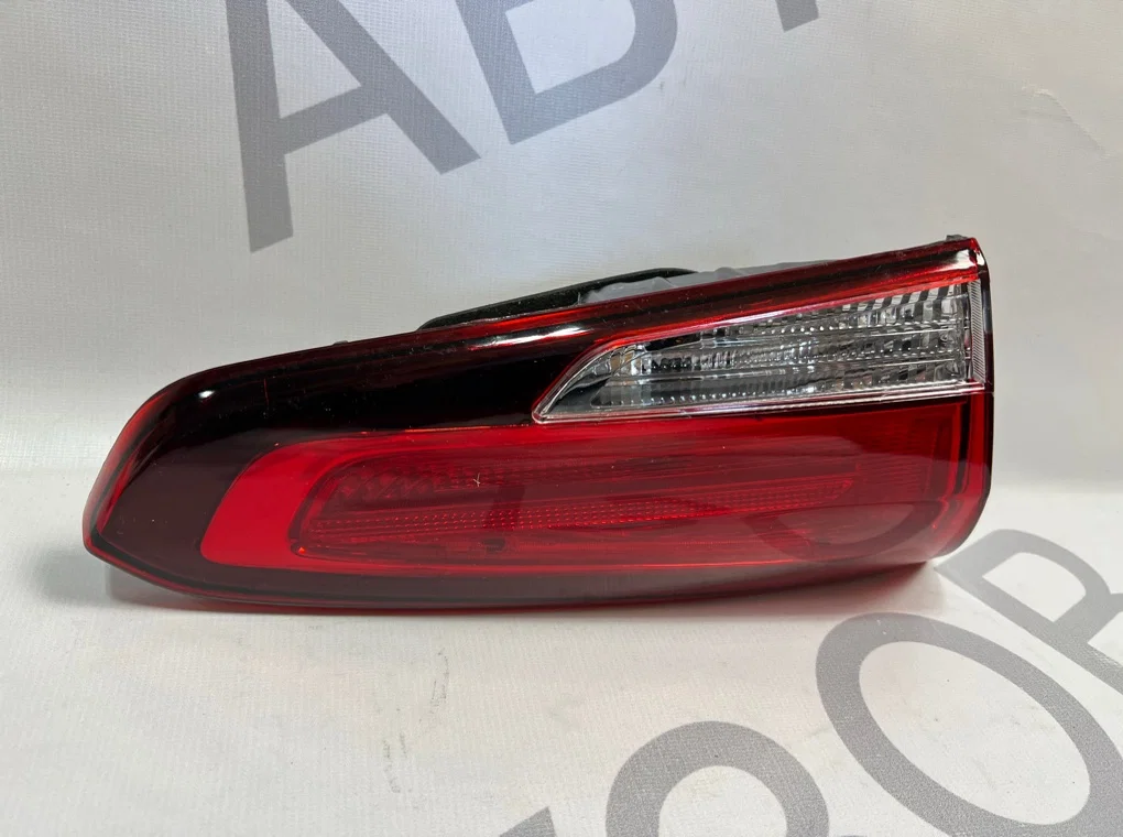 Фонарь задний левый внутренний Kia Cerato 3 - миниатюра 3