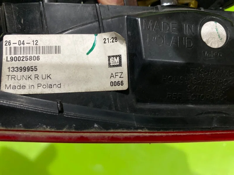 Фонарь задний правый внутренний Opel Astra GTC J - миниатюра 4
