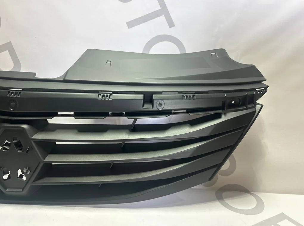 Решетка радиатора Renault Logan 1 2010-2014 - миниатюра 5