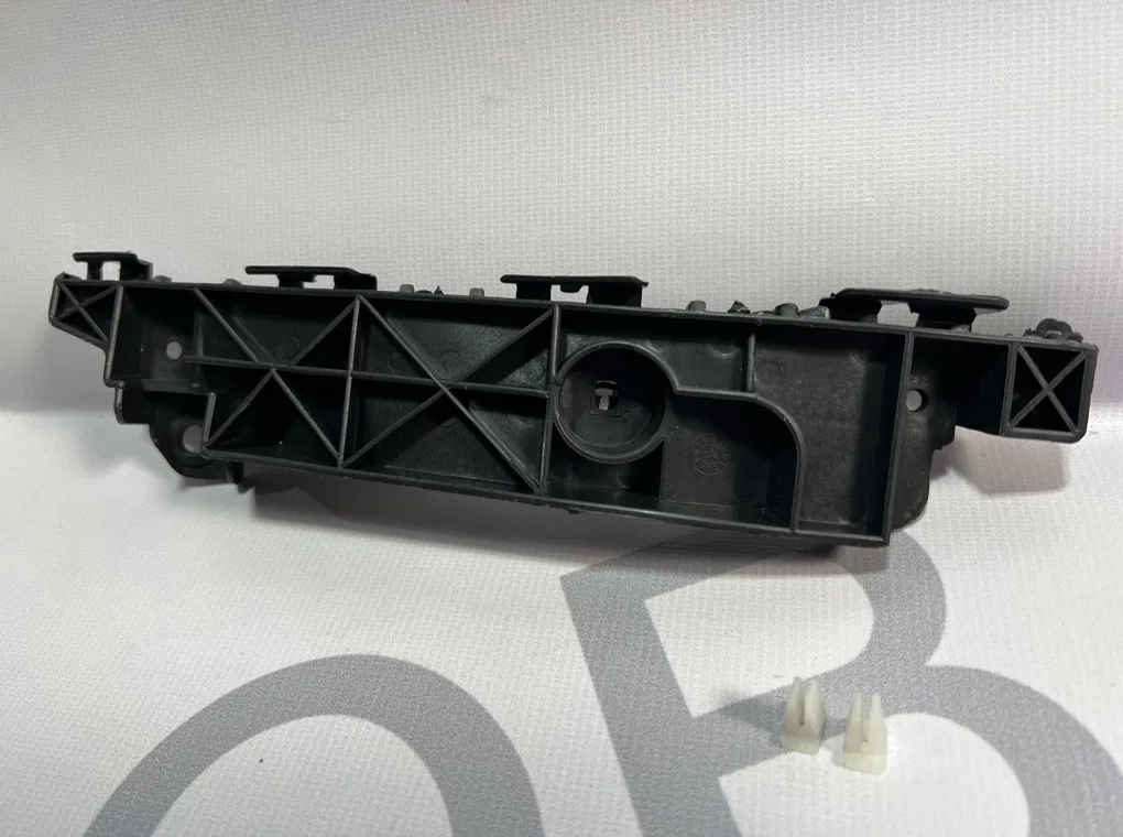 Кронштейн переднего бампера левый Hyundai ix35 / - миниатюра 7