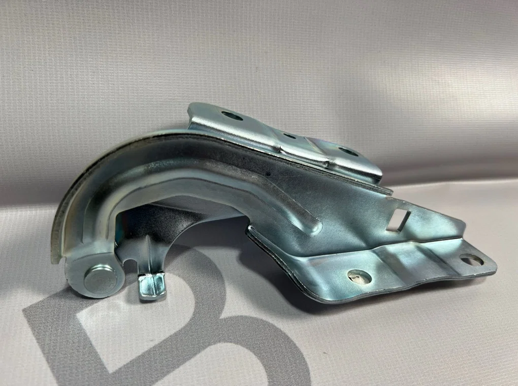 Петля капота правая Mitsubishi Outlander 2006-2022 - миниатюра 3