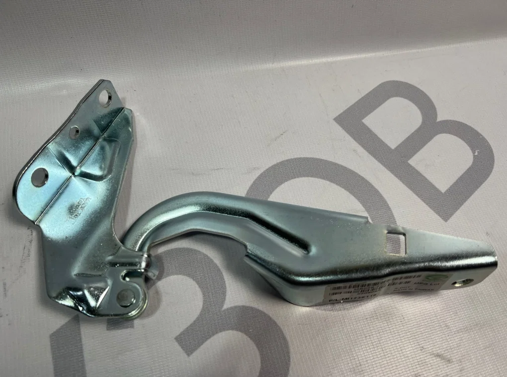 Петля капота левая Mitsubishi Outlander 2006-2022 - миниатюра 2
