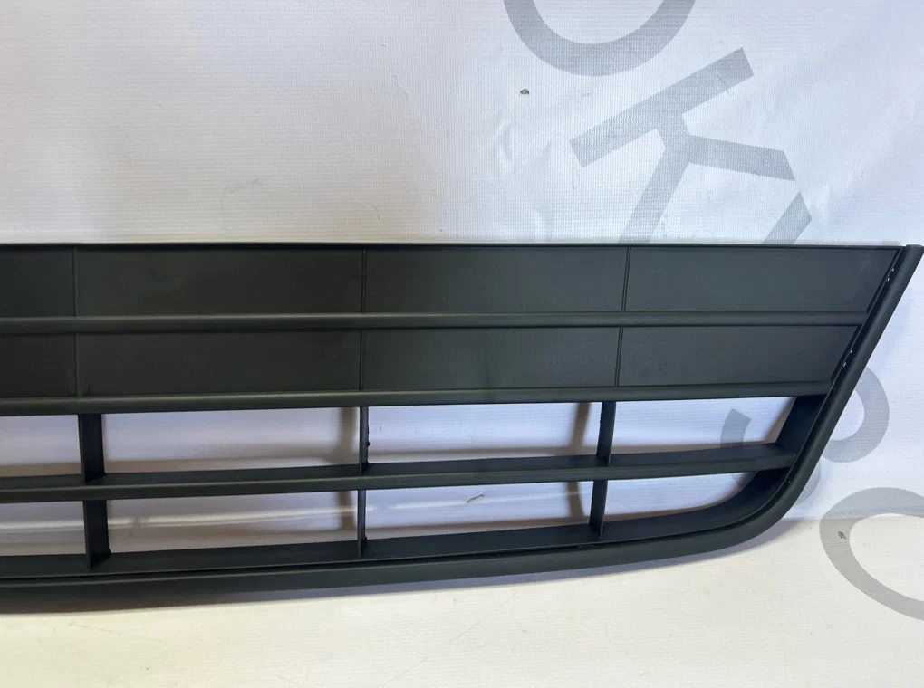 Решетка в бампер центральная Volkswagen Tiguan 1 - миниатюра 5