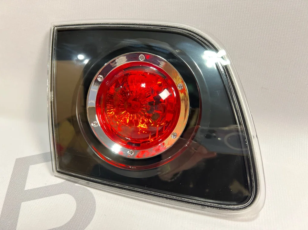 Фонарь задний левый внутренний Mazda 3 BK - миниатюра 3