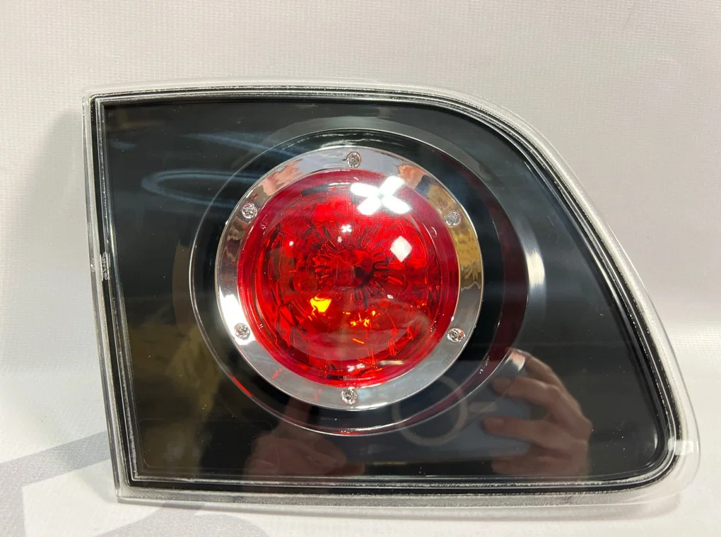 Фонарь задний левый внутренний Mazda 3 BK - миниатюра 5