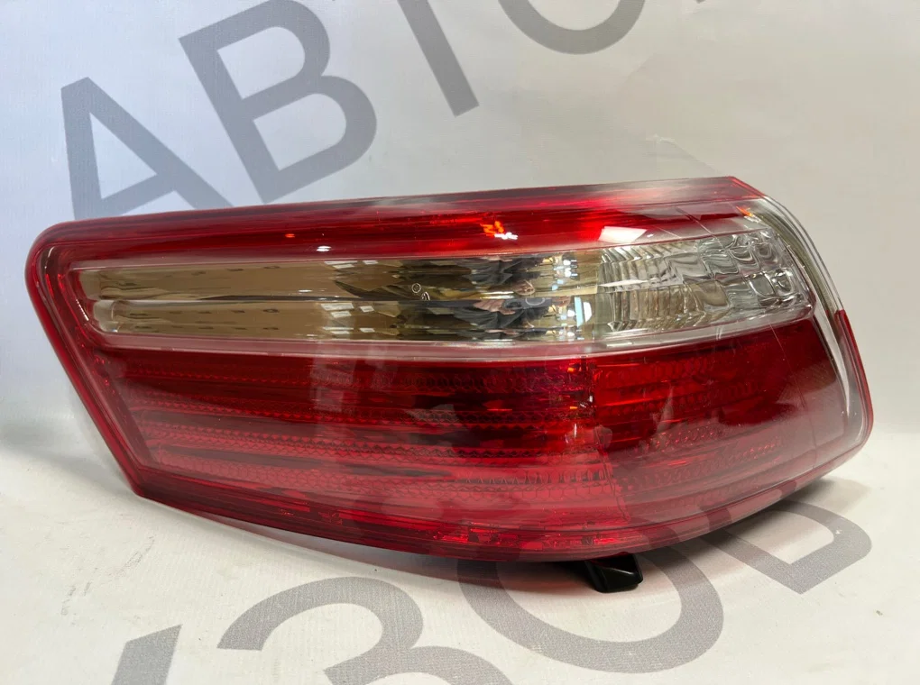 Фонарь задний левый наружный Toyota Camry 40 - миниатюра 5