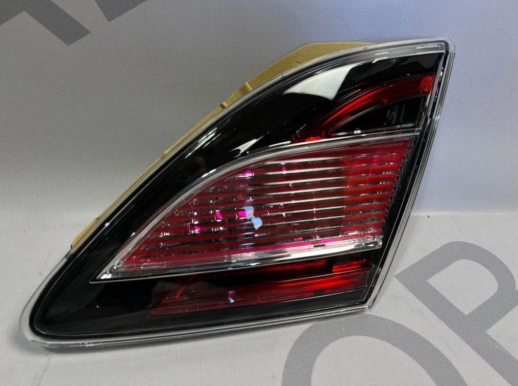 Фонарь задний правый внутренний Mazda 6 GH - миниатюра 2