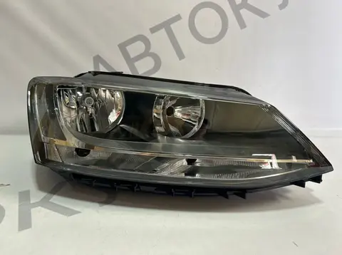 Фара правая Volkswagen Jetta 6 2011-2018