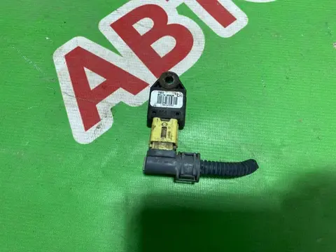 Датчик AIR BAG Toyota Avensis 2 T250 2003-2008