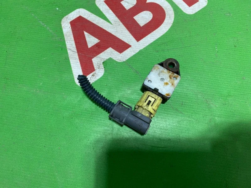 Датчик AIR BAG Toyota Avensis 2 T250 2003-2008 - миниатюра 2