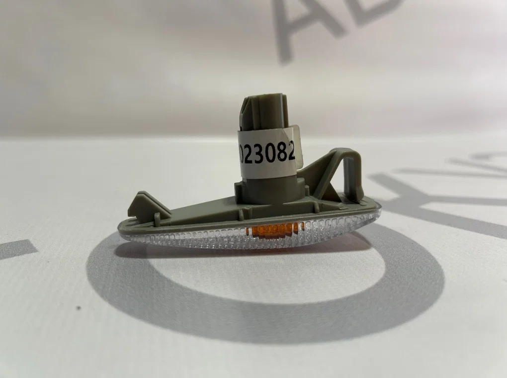 Поворотник в крыле Mitsubishi Lancer 10 2007-2013 - миниатюра 5
