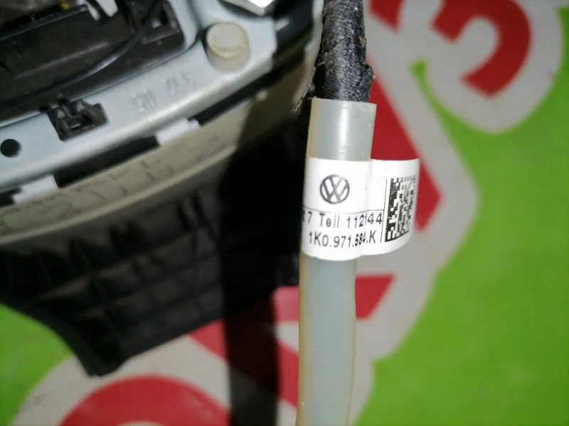 Подушка безопасности в рулевое колесо Volkswagen - миниатюра 4