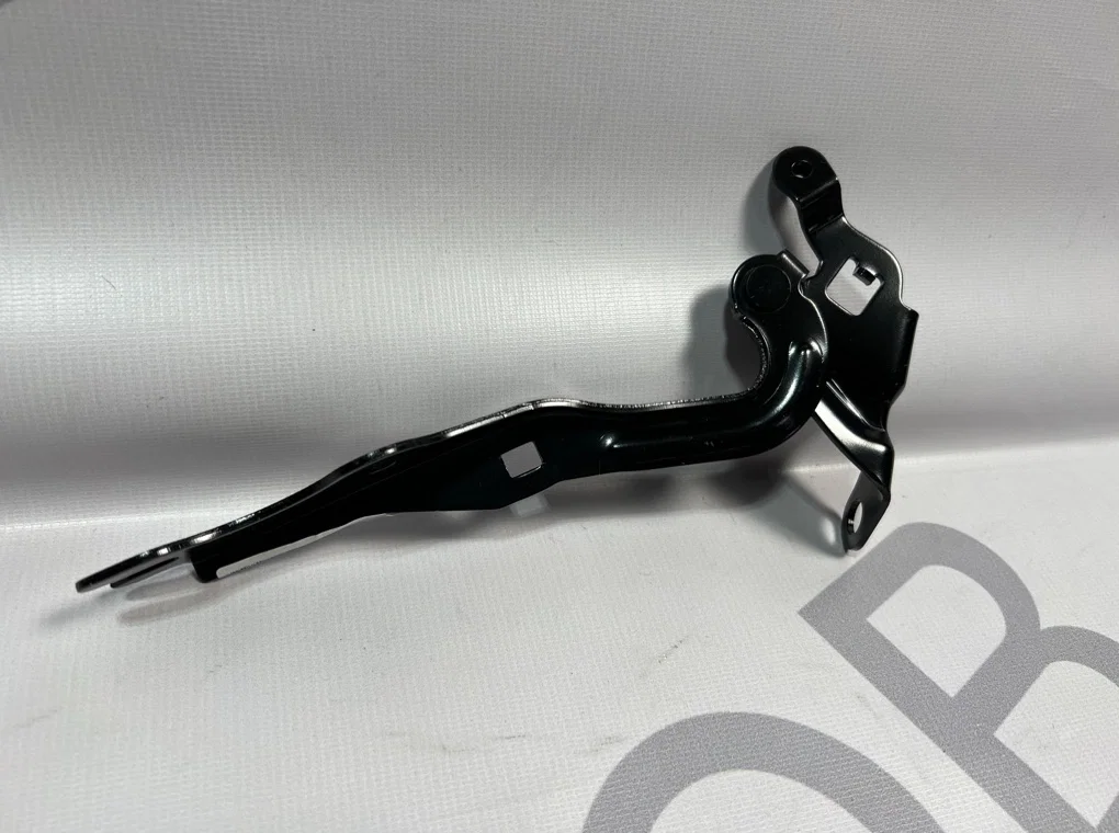 Петля капота правая Mazda 6 GG 2003-2007 - миниатюра 8