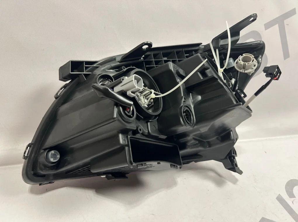 Фара правая Toyota Avensis 2 2003-2006 - миниатюра 9