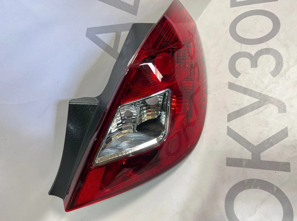 Фонарь задний правый Opel Corsa D 2006 - 2010 - миниатюра 2