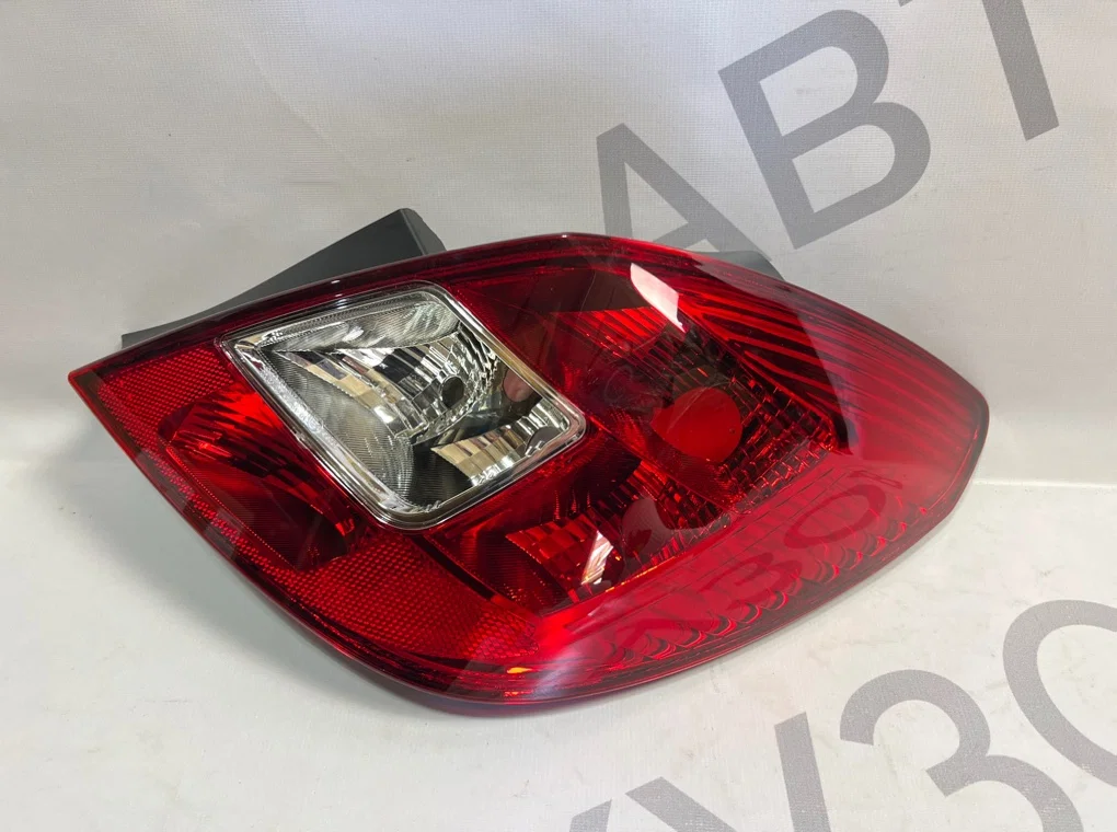 Фонарь задний правый Opel Corsa D 2006 - 2010 - миниатюра 3