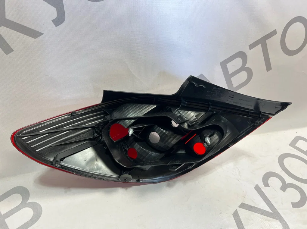Фонарь задний правый Opel Corsa D 2006 - 2010 - миниатюра 4