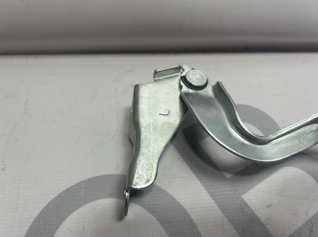 Петля капота левая Chevrolet Lacetti 2004-2013 - миниатюра 8