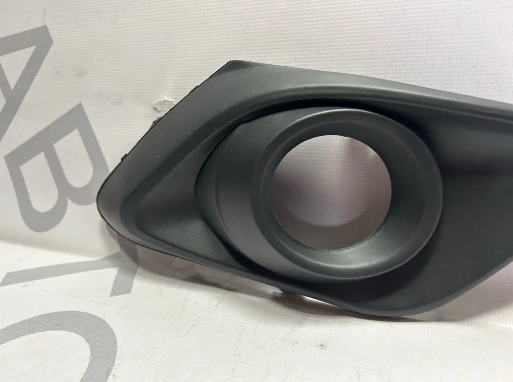 Рамка противотуманной фары правой Mazda 3 BM - миниатюра 4